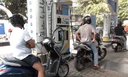 पेट्रोल-डीजल के दाम को लेकर लोगों ने रखी अपनी राय, कहा- ये तो होना ही था, अब कोई क्या करे पेट्रोल-डीजल के दाम को लेकर लोगों ने रखी अपनी राय, कहा- ये तो होना ही था, अब कोई क्या करे