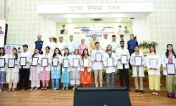 मुख्यमंत्री पुष्कर सिंह धामी ने 307 नव नियुक्त अभ्यर्थियों को सौंपे नियुक्ति पत्र मुख्यमंत्री पुष्कर सिंह धामी ने 307 नव नियुक्त अभ्यर्थियों को सौंपे नियुक्ति पत्र