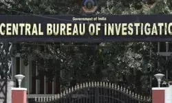 सीबीआई ने नीट पेपर लीक मामले में मुख्य आरोपी लेक्चरर को महाराष्ट्र से किया गिरफ्तार सीबीआई ने नीट पेपर लीक मामले में मुख्य आरोपी लेक्चरर को महाराष्ट्र से किया गिरफ्तार