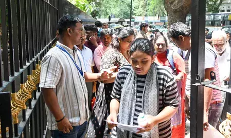 पेपर लीक विवाद के बीच दोबारा होगी नीट (यूजी) 2026 की परीक्षा, एनटीए ने जारी की डेट पेपर लीक विवाद के बीच दोबारा होगी नीट (यूजी) 2026 की परीक्षा, एनटीए ने जारी की डेट