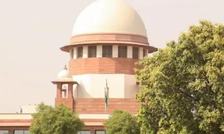 सुप्रीम कोर्ट में हवाई किराये में उतार-चढ़ाव पर सुनवाई; अदालत ने पूछा- मनमाने दाम वसूलने पर क्या हैं नियम? सुप्रीम कोर्ट में हवाई किराये में उतार-चढ़ाव पर सुनवाई; अदालत ने पूछा- मनमाने दाम वसूलने पर क्या हैं नियम?