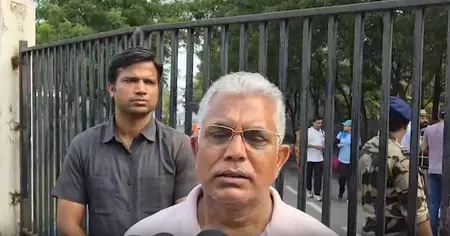 अभिषेक बनर्जी के खिलाफ एफआईआर पर मंत्री दिलीप घोष का जवाब, बोले- पुलिस तैयार, न्याय जरूर होगा अभिषेक बनर्जी के खिलाफ एफआईआर पर मंत्री दिलीप घोष का जवाब, बोले- पुलिस तैयार, न्याय जरूर होगा