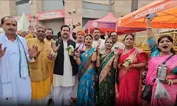 भोजशाला फैसले के बाद ज्ञानवापी पर तेज हुई मांग, काशी विश्वनाथ मंदिर में दर्शन करने पहुंचे पक्षकार और अधिवक्ता भोजशाला फैसले के बाद ज्ञानवापी पर तेज हुई मांग, काशी विश्वनाथ मंदिर में दर्शन करने पहुंचे पक्षकार और अधिवक्ता