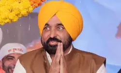 पंजाब के मुख्यमंत्री भगवंत मान ने कहा, जनता पर ईंधन का बोझ फिर थोपा गया पंजाब के मुख्यमंत्री भगवंत मान ने कहा, जनता पर ईंधन का बोझ फिर थोपा गया