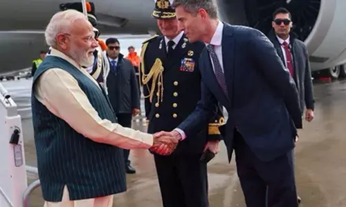 पीएम मोदी नीदरलैंड पहुंचे, किंग से मुलाकात पीएम मोदी नीदरलैंड पहुंचे, किंग से मुलाकात