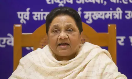 आंधी-तूफान की तबाही और महंगाई की दोहरी मार, सरकार दे राहत : मायावती आंधी-तूफान की तबाही और महंगाई की दोहरी मार, सरकार दे राहत : मायावती