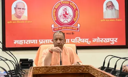 ऊर्जा बचत के लिए विद्यार्थियों के जरिए परिवारों और समाज को जागरूक करें शिक्षक और कर्मचारी: सीएम योगी