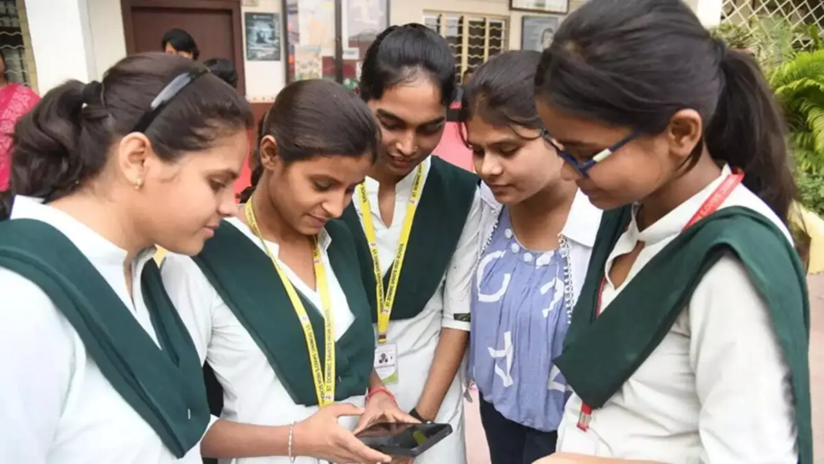 13000 कॉपियों की होगी फिर से जांच, CBSE 12वीं रिजल्ट के बाद शिक्षा मंत्रालय का बड़ा ऐलान 13000 कॉपियों की होगी फिर से जांच, CBSE 12वीं रिजल्ट के बाद शिक्षा मंत्रालय का बड़ा ऐलान