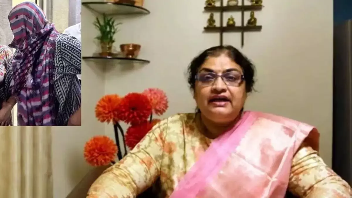 NEET पेपर लीक: अब खुलेंगे कई राज, कोर्ट ने बॉटनी प्रोफेसर मनीषा को 14 दिन की CBI कस्टडी में भेजा NEET पेपर लीक: अब खुलेंगे कई राज, कोर्ट ने बॉटनी प्रोफेसर मनीषा को 14 दिन की CBI कस्टडी में भेजा