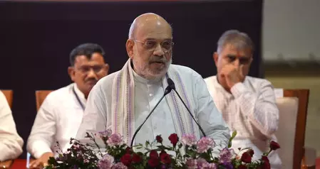 अमित शाह ने बंगाल में दशकों के शासन की आलोचना की, कहा- रोजमर्रा की जिंदगी में कमीशन का राज अमित शाह ने बंगाल में दशकों के शासन की आलोचना की, कहा- रोजमर्रा की जिंदगी में कमीशन का राज