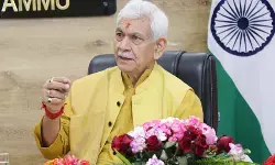 जम्मू-कश्मीर के उपराज्यपाल ने नागरिकों से स्वयं जनगणना के पालन का आग्रह किया जम्मू-कश्मीर के उपराज्यपाल ने नागरिकों से स्वयं जनगणना के पालन का आग्रह किया