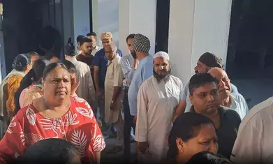 हिमाचल प्रदेश में नगर निगम चुनाव के लिए मतदान जारी, पोलिंग बूथों पर लगीं वोटर्स की लंबी कतारें हिमाचल प्रदेश में नगर निगम चुनाव के लिए मतदान जारी, पोलिंग बूथों पर लगीं वोटर्स की लंबी कतारें