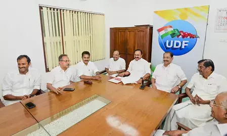 केरल में यूडीएफ सरकार के शपथ लेने से पहले कैबिनेट पर बातचीत का आखिरी दौर जारी केरल में यूडीएफ सरकार के शपथ लेने से पहले कैबिनेट पर बातचीत का आखिरी दौर जारी