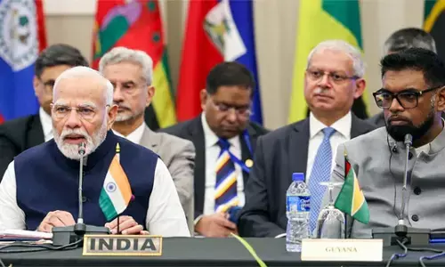 देशोन्मुखी और जनहित की नीति से मिटेगी गरीबी देशोन्मुखी और जनहित की नीति से मिटेगी गरीबी