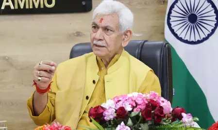 जम्मू-कश्मीर के उपराज्यपाल ने नागरिकों से स्वयं जनगणना के पालन का आग्रह किया