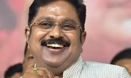 तमिलनाडु: दिनाकरन ने विजय सरकार पर निशाना साधा, टीवीके गठबंधन की स्थिरता पर सवाल उठाए तमिलनाडु: दिनाकरन ने विजय सरकार पर निशाना साधा, टीवीके गठबंधन की स्थिरता पर सवाल उठाए