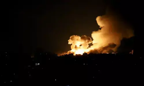 आईडीएफ का दावा: गाजा में हमास के ऑपरेशंस कमांडर बहा बरौद को एयरस्ट्राइक में मार गिराया आईडीएफ का दावा: गाजा में हमास के ऑपरेशंस कमांडर बहा बरौद को एयरस्ट्राइक में मार गिराया