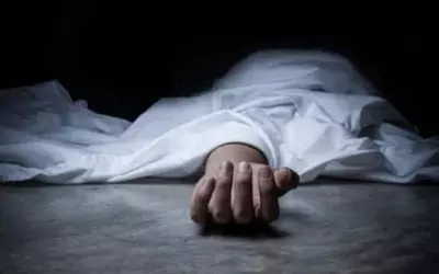 बांग्लादेश: बीएनपी की सोशल मीडिया पोस्ट पर प्रतिक्रिया से मचा बवाल, बेटे को बचाने आई महिला ने गंवाई जान बांग्लादेश: बीएनपी की सोशल मीडिया पोस्ट पर प्रतिक्रिया से मचा बवाल, बेटे को बचाने आई महिला ने गंवाई जान