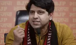 ‘कांग्रेस, मुस्लिम लीग और कट्टरपंथियों के आगे नतमस्तक’, शहजाद पूनावाला का बड़ा हमला