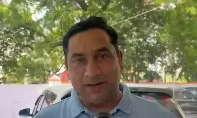 अखिलेश अपनी पार्टी की चिंता करें, लोगों में है अविश्वास, विभागों के बंटवारे पर तंज को लेकर मंत्रियों ने दिया जवाब अखिलेश अपनी पार्टी की चिंता करें, लोगों में है अविश्वास, विभागों के बंटवारे पर तंज को लेकर मंत्रियों ने दिया जवाब