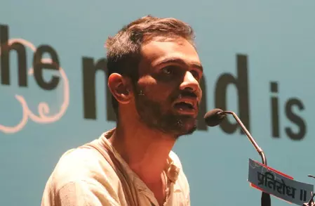 दिल्ली दंगा साजिश केस : उमर खालिद की जमानत याचिका खारिज, कोर्ट में मांगी थी 15 दिन की राहत दिल्ली दंगा साजिश केस : उमर खालिद की जमानत याचिका खारिज, कोर्ट में मांगी थी 15 दिन की राहत