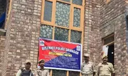 श्रीनगर पुलिस ने ड्रग पेडलर की 1.50 करोड़ रुपए की संपत्ति जब्त की श्रीनगर पुलिस ने ड्रग पेडलर की 1.50 करोड़ रुपए की संपत्ति जब्त की