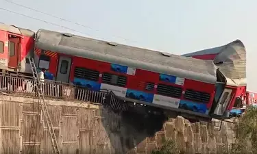 उज्जैनी एक्सप्रेस के तीन डिब्बे पटरी से उतरे, बड़ा हादसा टला उज्जैनी एक्सप्रेस के तीन डिब्बे पटरी से उतरे, बड़ा हादसा टला