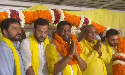 अजीत सिंह हत्याकांड के आरोपी प्रदीप सिंह कबूतरा ने ज्वाइन की सुभासपा, ओपी राजभर की पार्टी में शामिल होने से गरमाई राजनीति अजीत सिंह हत्याकांड के आरोपी प्रदीप सिंह कबूतरा ने ज्वाइन की सुभासपा, ओपी राजभर की पार्टी में शामिल होने से गरमाई राजनीति