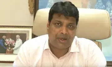 शशि थरूर के बयान पर भाजपा नेता बोले, एसआईआर पर कांग्रेस अपना रही दोहरा रवैया