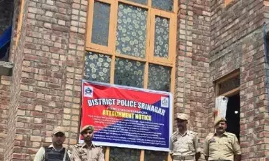 श्रीनगर पुलिस ने ड्रग पेडलर की 1.50 करोड़ रुपए की संपत्ति जब्त की श्रीनगर पुलिस ने ड्रग पेडलर की 1.50 करोड़ रुपए की संपत्ति जब्त की