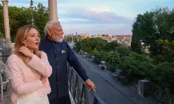 बातचीत का इंतजार है, द्विपक्षीय चर्चाओं से पहले रोम में प्रधानमंत्री मोदी ने की मेलोनी से मुलाकात बातचीत का इंतजार है, द्विपक्षीय चर्चाओं से पहले रोम में प्रधानमंत्री मोदी ने की मेलोनी से मुलाकात