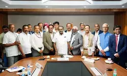 ई-बस और ई-ट्रकों को बढ़ावा देने के लिए कुमारस्वामी ने की उच्चस्तरीय बैठक