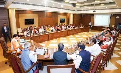 मध्य प्रदेश मंत्रिमंडल ने अगले पांच वर्षों के लिए फसल बीमा योजना को मंजूरी दी मध्य प्रदेश मंत्रिमंडल ने अगले पांच वर्षों के लिए फसल बीमा योजना को मंजूरी दी