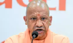 सीएम योगी ने स्टंटबाजी, शराब के नशे में गाड़ी चलाने, ओवरलोडिंग, डग्मागार बसें, अवैध डंफर के खिलाफ कार्रवाई के दिए निर्देश