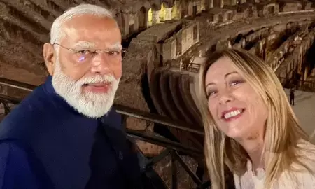 “आपका स्वागत है, मेरे दोस्त!” मेलोनी ने मोदी का किया गर्मजोशी से स्वागत “आपका स्वागत है, मेरे दोस्त!” मेलोनी ने मोदी का किया गर्मजोशी से स्वागत