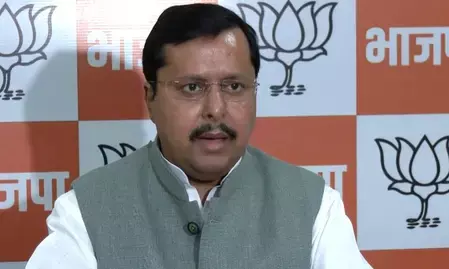 पीएम मोदी पर दिए आपत्तिजनक बयान पर भाजपा का पलटवार, कहा- दुश्मन देश की भाषा बोल रहे हैं राहुल गांधी पीएम मोदी पर दिए आपत्तिजनक बयान पर भाजपा का पलटवार, कहा- दुश्मन देश की भाषा बोल रहे हैं राहुल गांधी