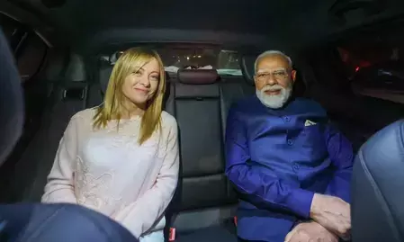 मोदी-मेलोनी की 7 मुलाकातों से कैसे भारत-इटली संबंध को मिली ऊंचाई, अंतरराष्ट्रीय राजनीति में भी बड़े बदलाव का इशारा मोदी-मेलोनी की 7 मुलाकातों से कैसे भारत-इटली संबंध को मिली ऊंचाई, अंतरराष्ट्रीय राजनीति में भी बड़े बदलाव का इशारा
