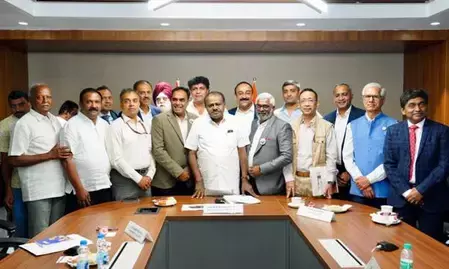 ई-बस और ई-ट्रकों को बढ़ावा देने के लिए कुमारस्वामी ने की उच्चस्तरीय बैठक ई-बस और ई-ट्रकों को बढ़ावा देने के लिए कुमारस्वामी ने की उच्चस्तरीय बैठक