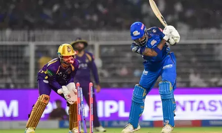 आईपीएल 2026: केकेआर की कसी हुई गेंदबाजी, सिर्फ 147 रन बना सकी मुंबई इंडियंस आईपीएल 2026: केकेआर की कसी हुई गेंदबाजी, सिर्फ 147 रन बना सकी मुंबई इंडियंस