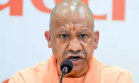 सीएम योगी ने स्टंटबाजी, शराब के नशे में गाड़ी चलाने, ओवरलोडिंग, डग्मागार बसें, अवैध डंफर के खिलाफ कार्रवाई के दिए निर्देश सीएम योगी ने स्टंटबाजी, शराब के नशे में गाड़ी चलाने, ओवरलोडिंग, डग्मागार बसें, अवैध डंफर के खिलाफ कार्रवाई के दिए निर्देश
