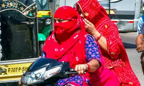 ओडिशा समेत इन राज्यों में भीषण गर्मी का कहर, 45 डिग्री के करीब पहुंचा पारा ओडिशा समेत इन राज्यों में भीषण गर्मी का कहर, 45 डिग्री के करीब पहुंचा पारा