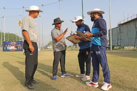 किरण मोरे की देखरेख में हुई बियॉन्ड रीच प्रीमियर लीग दिल्ली-एनसीआर की ट्रायल किरण मोरे की देखरेख में हुई बियॉन्ड रीच प्रीमियर लीग दिल्ली-एनसीआर की ट्रायल