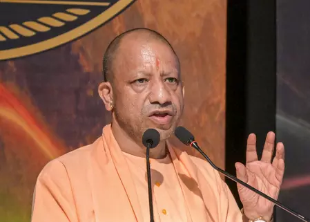योगी सरकार का तोहफा, 16 लाख कर्मचारियों और पेंशनर्स का बढ़ा महंगाई भत्ता योगी सरकार का तोहफा, 16 लाख कर्मचारियों और पेंशनर्स का बढ़ा महंगाई भत्ता