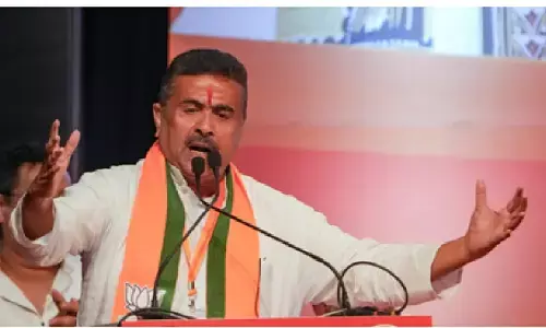 बंगाल के मदरसों में अब वंदे मातरम गाना अनिवार्य, शुभेंदु सरकार का एक और बड़ा फैसला बंगाल के मदरसों में अब वंदे मातरम गाना अनिवार्य, शुभेंदु सरकार का एक और बड़ा फैसला