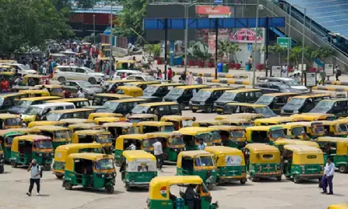 आज से दिल्ली में ऑटो-टैक्सी का चक्का जाम, जानिए उनकी मांग क्या हैं, ग्रीन टैक्स के खिलाफ 16 लाख ट्रक भी आउट ऑफ रोड आज से दिल्ली में ऑटो-टैक्सी का चक्का जाम, जानिए उनकी मांग क्या हैं, ग्रीन टैक्स के खिलाफ 16 लाख ट्रक भी आउट ऑफ रोड