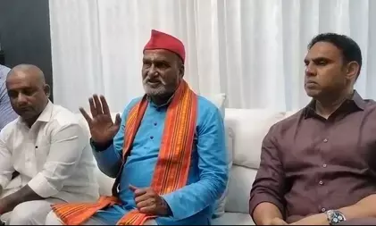 कर्नाटक हिजाब विवाद: श्री राम सेना एक जून से स्कूलों और कॉलेजों में बांटेगी भगवा गमछा