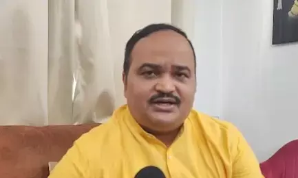 महंगाई-बेरोजगारी से जनता परेशान, पीएम मोदी विदेश यात्रा में व्यस्त: आनंद दुबे