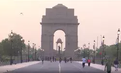 दिल्ली-एनसीआर में हीट वेव का ऑरेंज अलर्ट, 45 डिग्री के पार पहुंचा पारा, लोग बेहाल दिल्ली-एनसीआर में हीट वेव का ऑरेंज अलर्ट, 45 डिग्री के पार पहुंचा पारा, लोग बेहाल