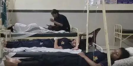मध्य प्रदेश : जबलपुर में ट्रेनिंग कैंप के दौरान लू लगने से 31 एनसीसी कैडेट अस्पताल में भर्ती मध्य प्रदेश : जबलपुर में ट्रेनिंग कैंप के दौरान लू लगने से 31 एनसीसी कैडेट अस्पताल में भर्ती