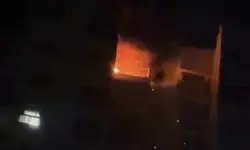 नोएडा की लोटस सोसाइटी में भीषण आग नोएडा की लोटस सोसाइटी में भीषण आग